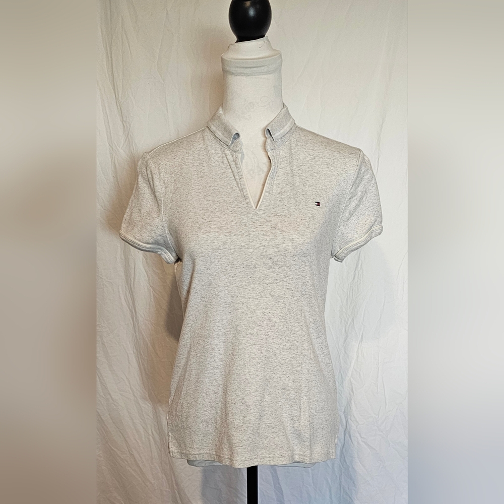 *EUC* Tommy Hilfiger Gray Short Sleeve Tee